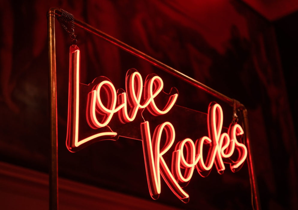 Love Rocks - Love Rocks - LED Neon sign. Stunning Neon.